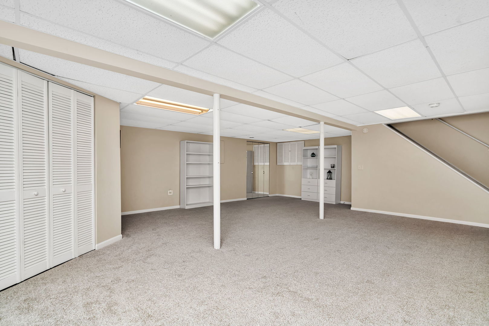 2471 Kingsley Drive, Naperville, IL 60565