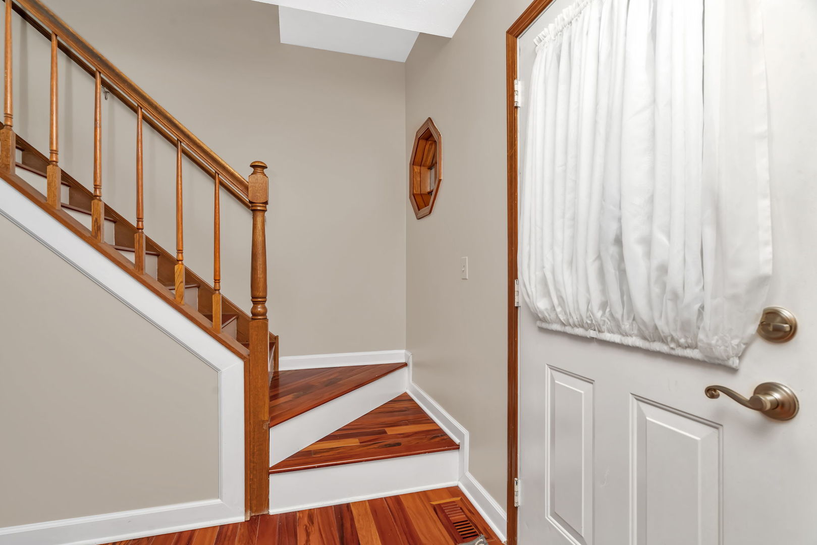 2471 Kingsley Drive, Naperville, IL 60565