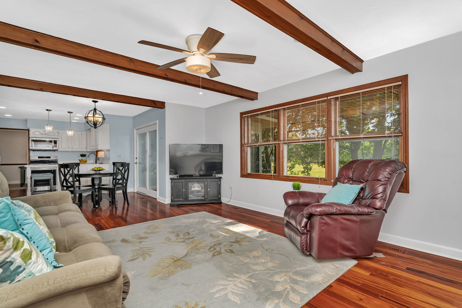 2471 Kingsley Drive, Naperville, IL 60565