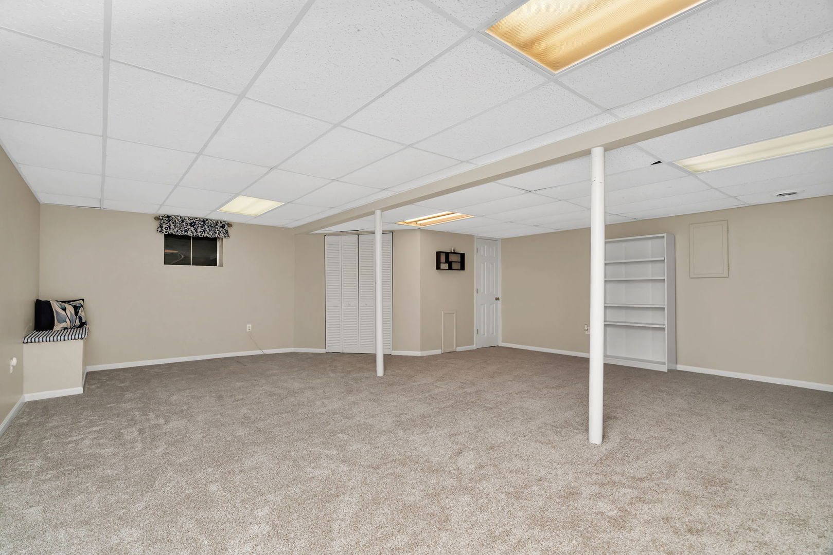 2471 Kingsley Drive, Naperville, IL 60565