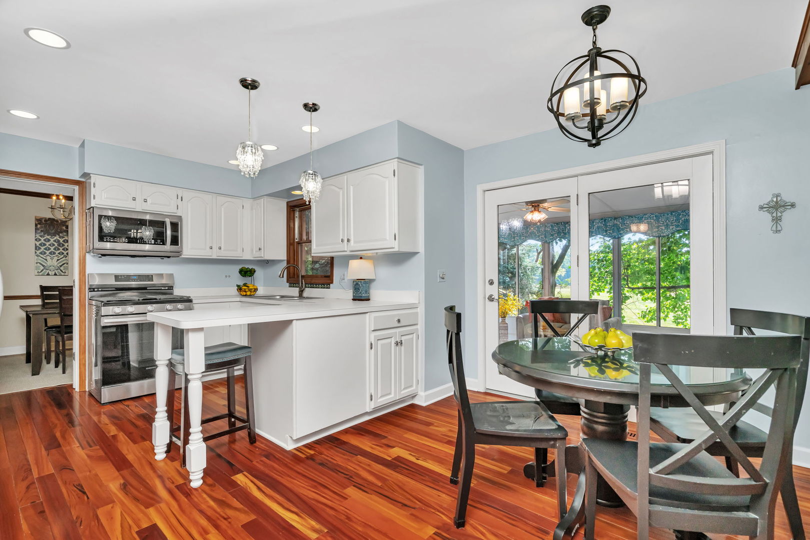 2471 Kingsley Drive, Naperville, IL 60565