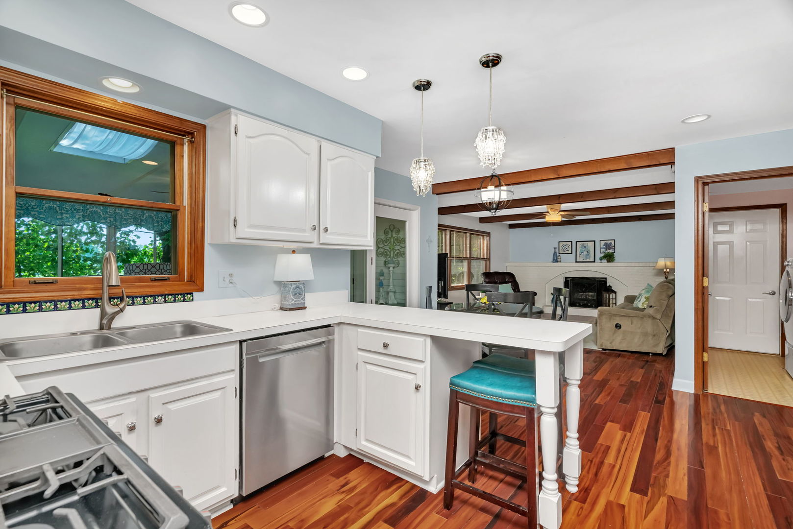 2471 Kingsley Drive, Naperville, IL 60565