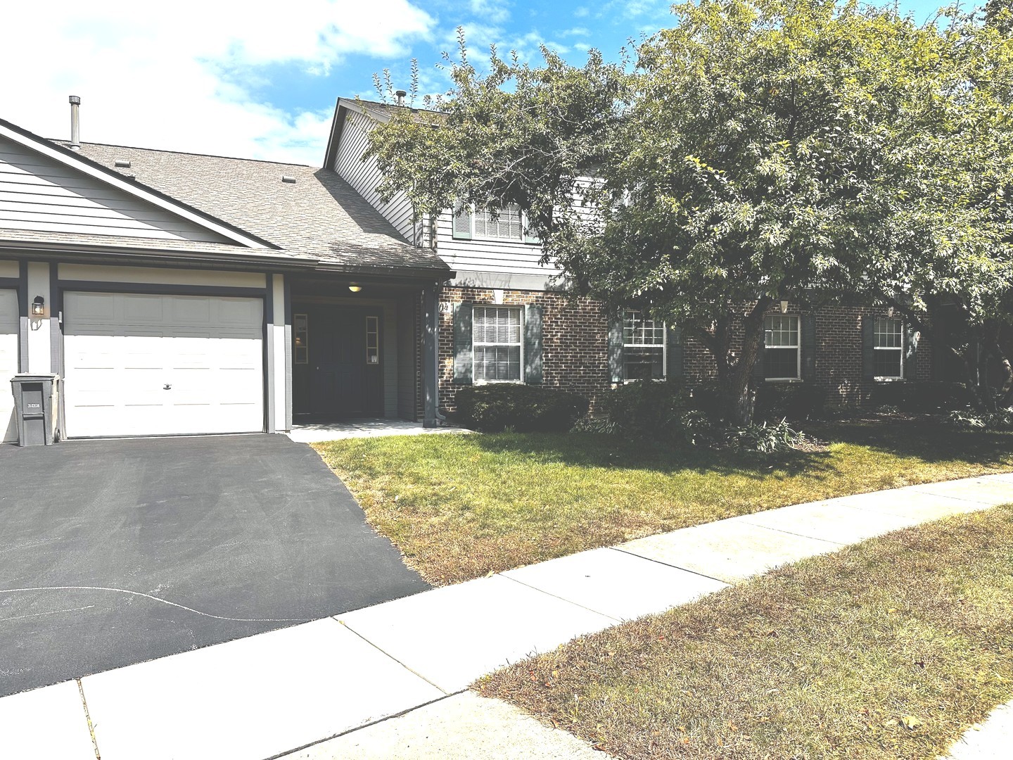 1104 Yorkshire Court #Unit-B, Elgin, IL 60120