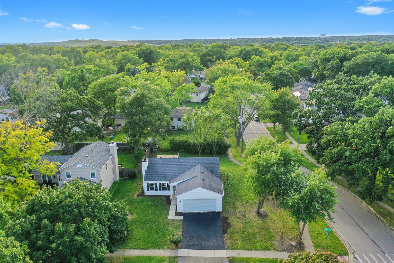 8040 Geneva Street, Woodridge, IL 60517