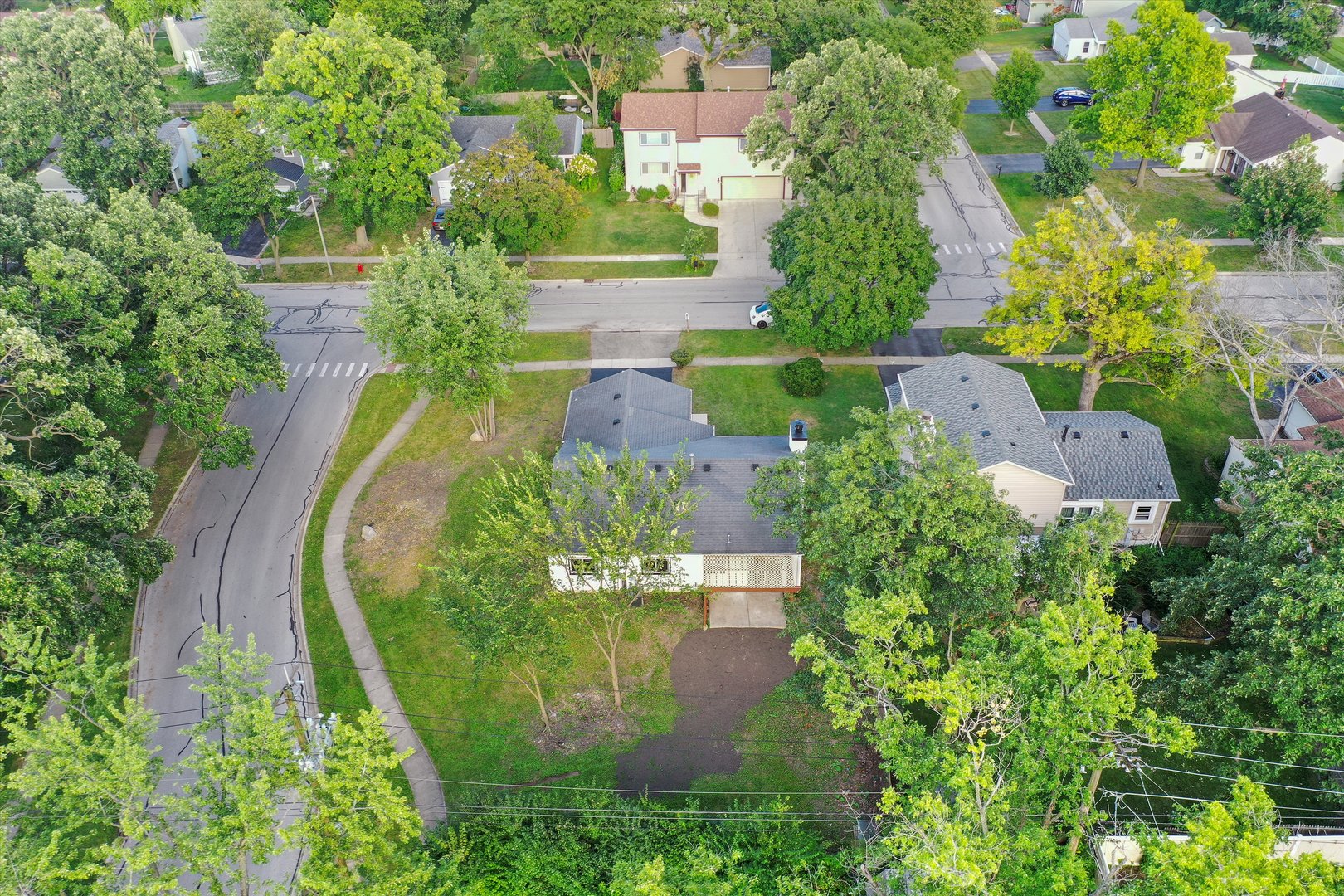 8040 Geneva Street, Woodridge, IL 60517