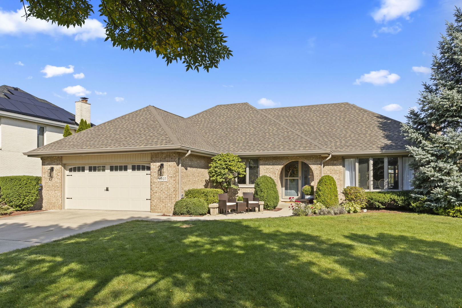 8937 Tara Hill Road, Darien, IL 60561
