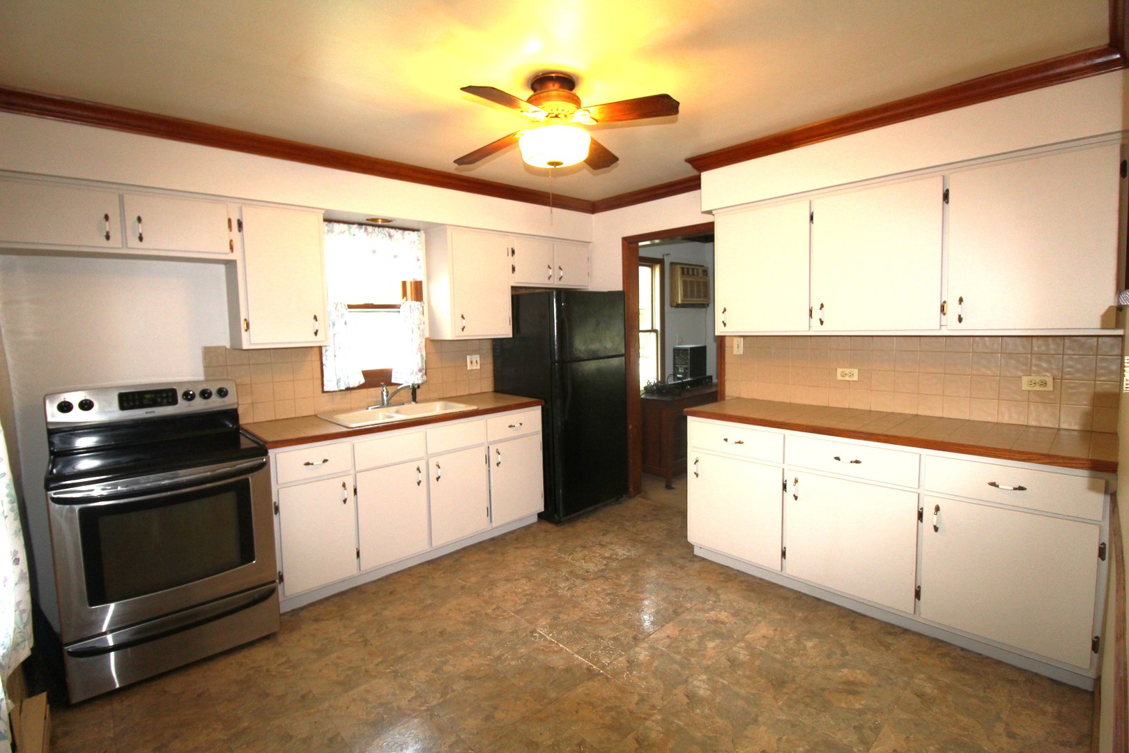 176 S Seymour Avenue, Mundelein, IL 60060
