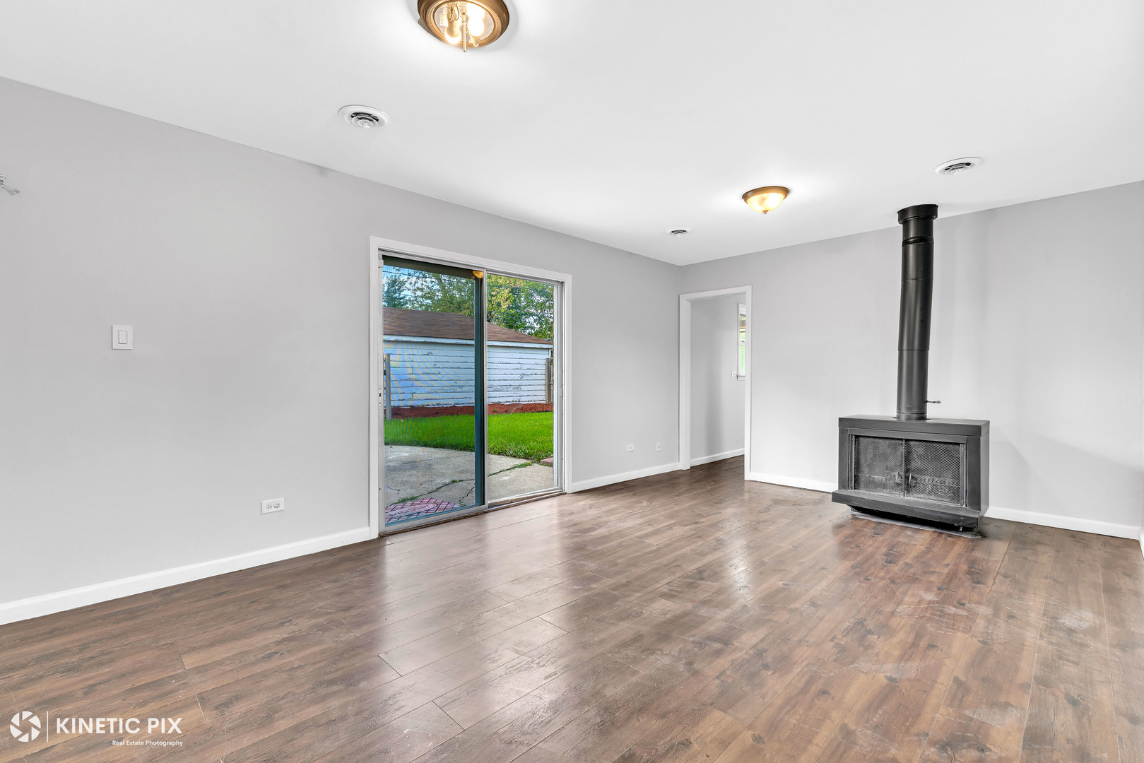 17002 Chicago Avenue, Lansing, IL 60438