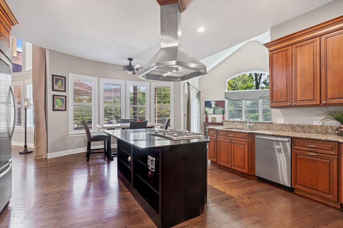 4111 DOUGLAS Road, Downers Grove, IL 60515