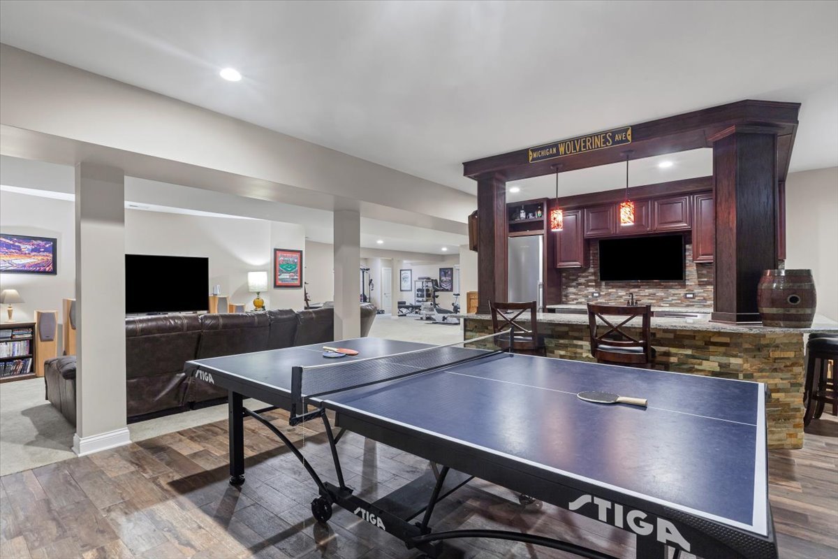 4111 DOUGLAS Road, Downers Grove, IL 60515