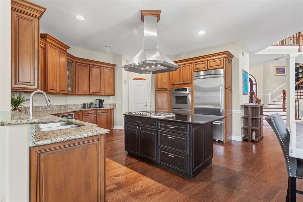 4111 DOUGLAS Road, Downers Grove, IL 60515