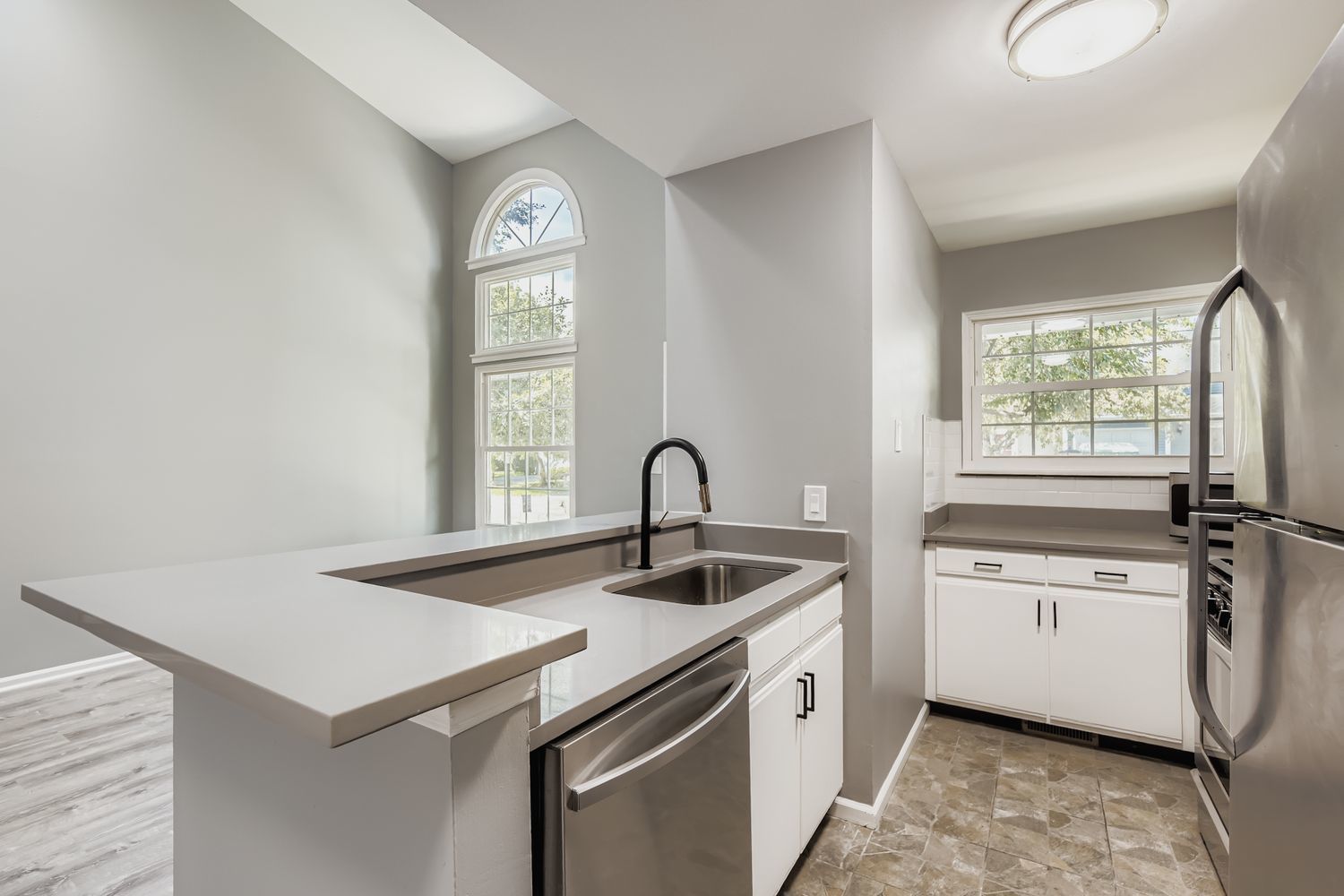 3525 Southport Drive, Island Lake, IL 60042