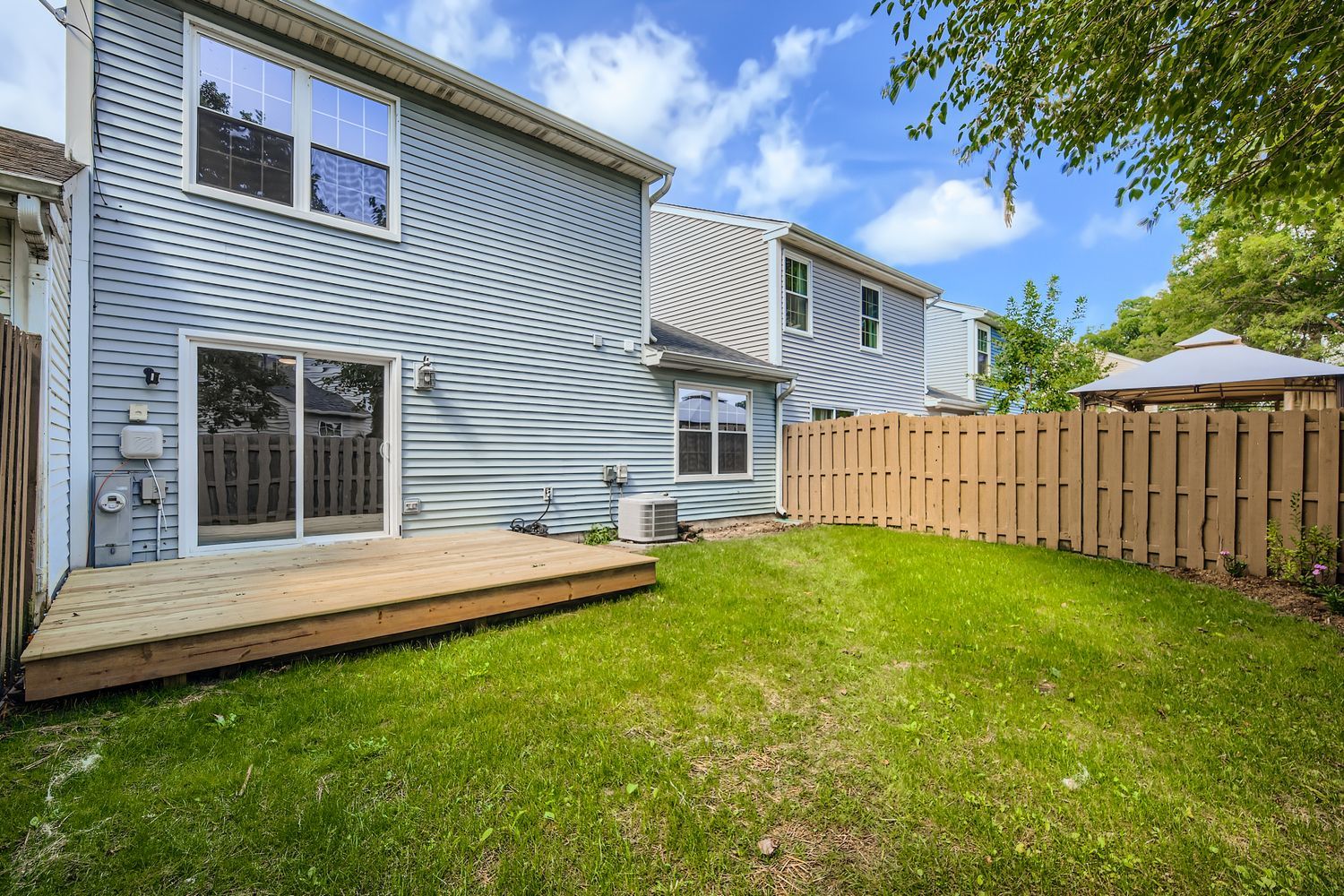 3525 Southport Drive, Island Lake, IL 60042