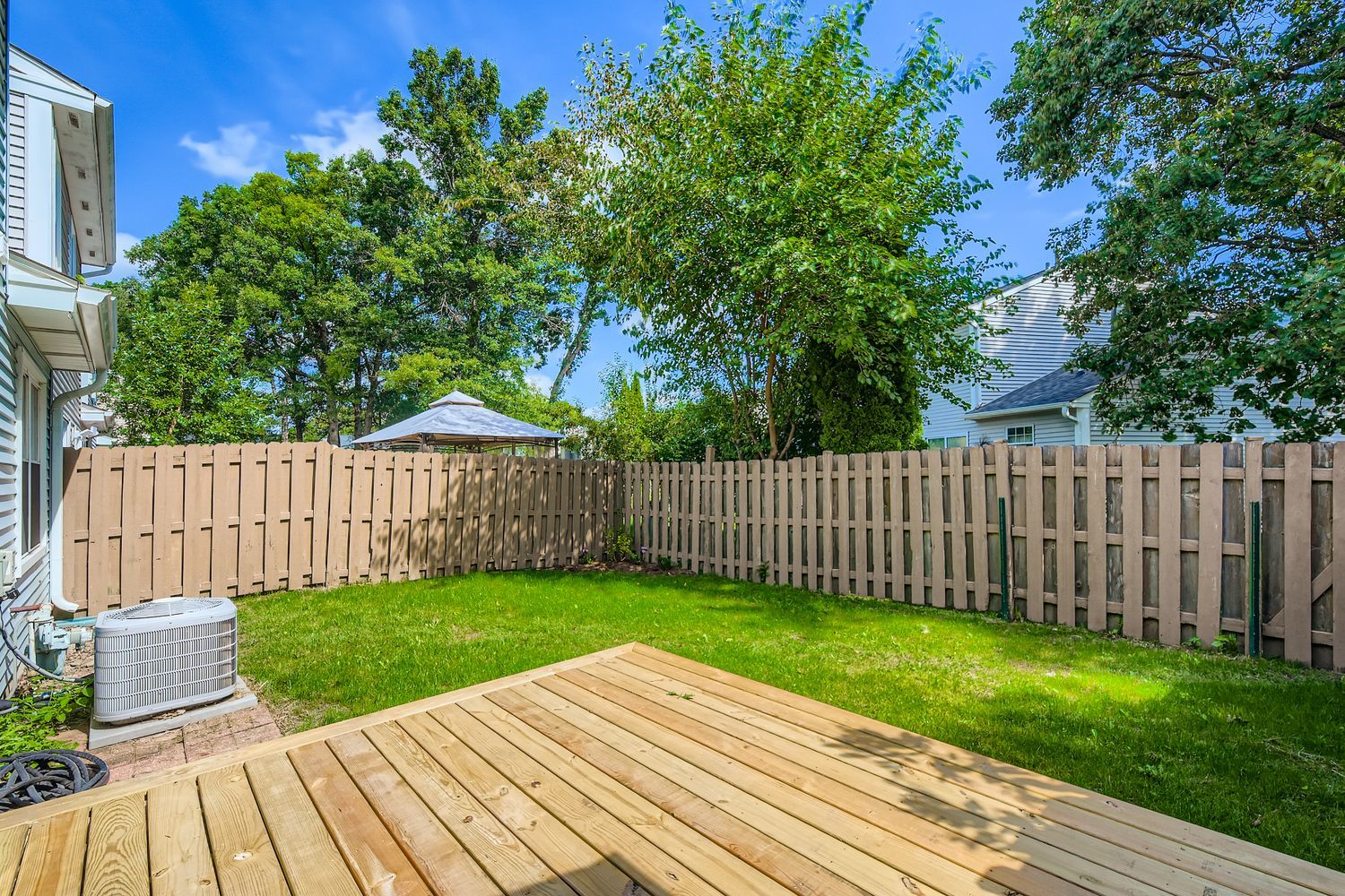 3525 Southport Drive, Island Lake, IL 60042