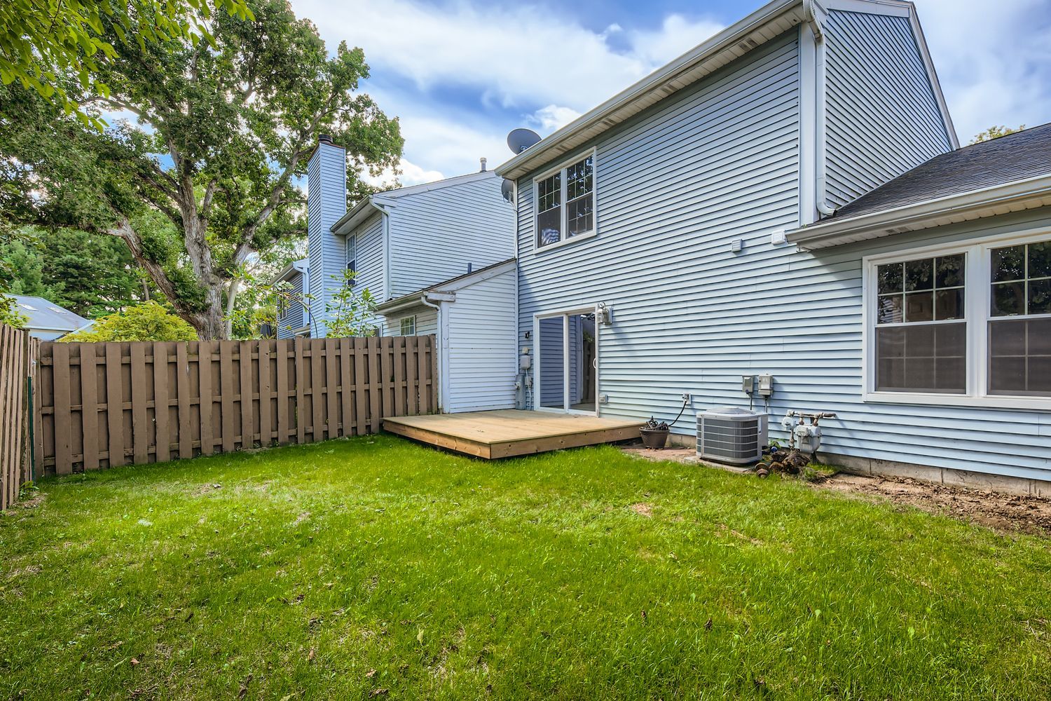 3525 Southport Drive, Island Lake, IL 60042