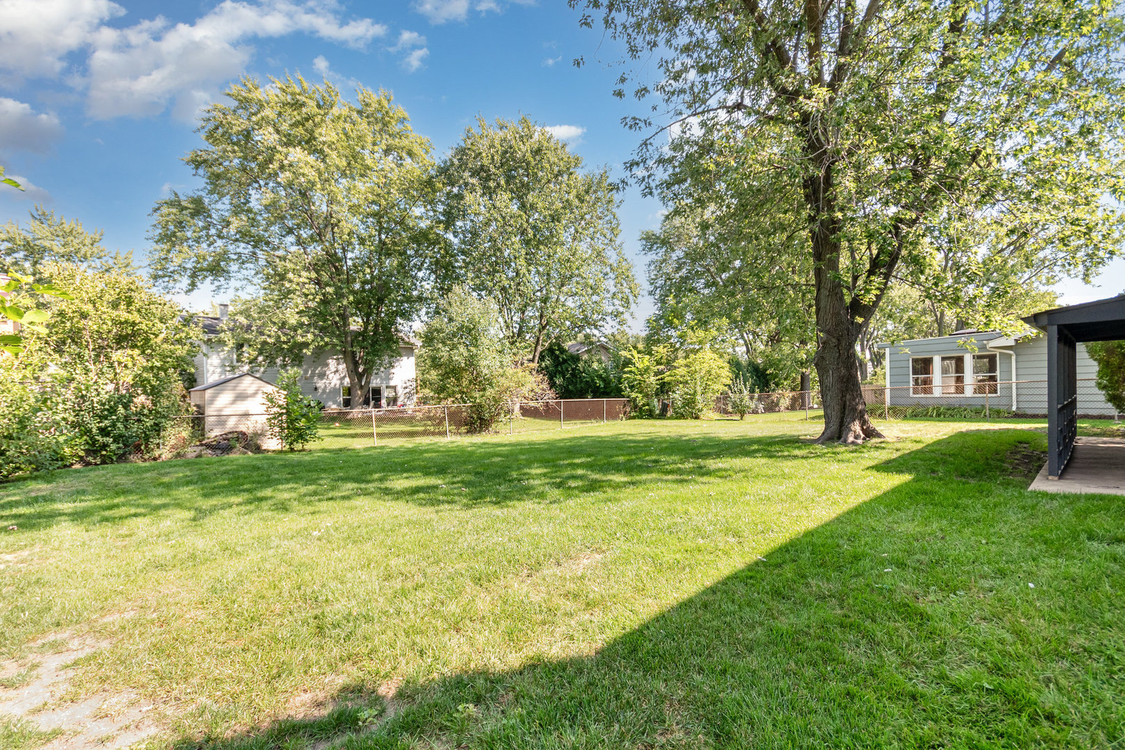 1415 N Oakmont Road, Hoffman Estates, IL 60169