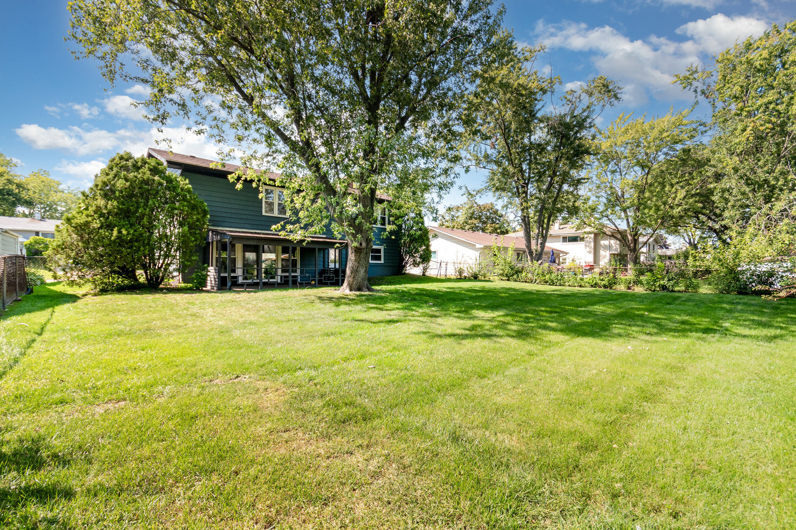 1415 N Oakmont Road, Hoffman Estates, IL 60169