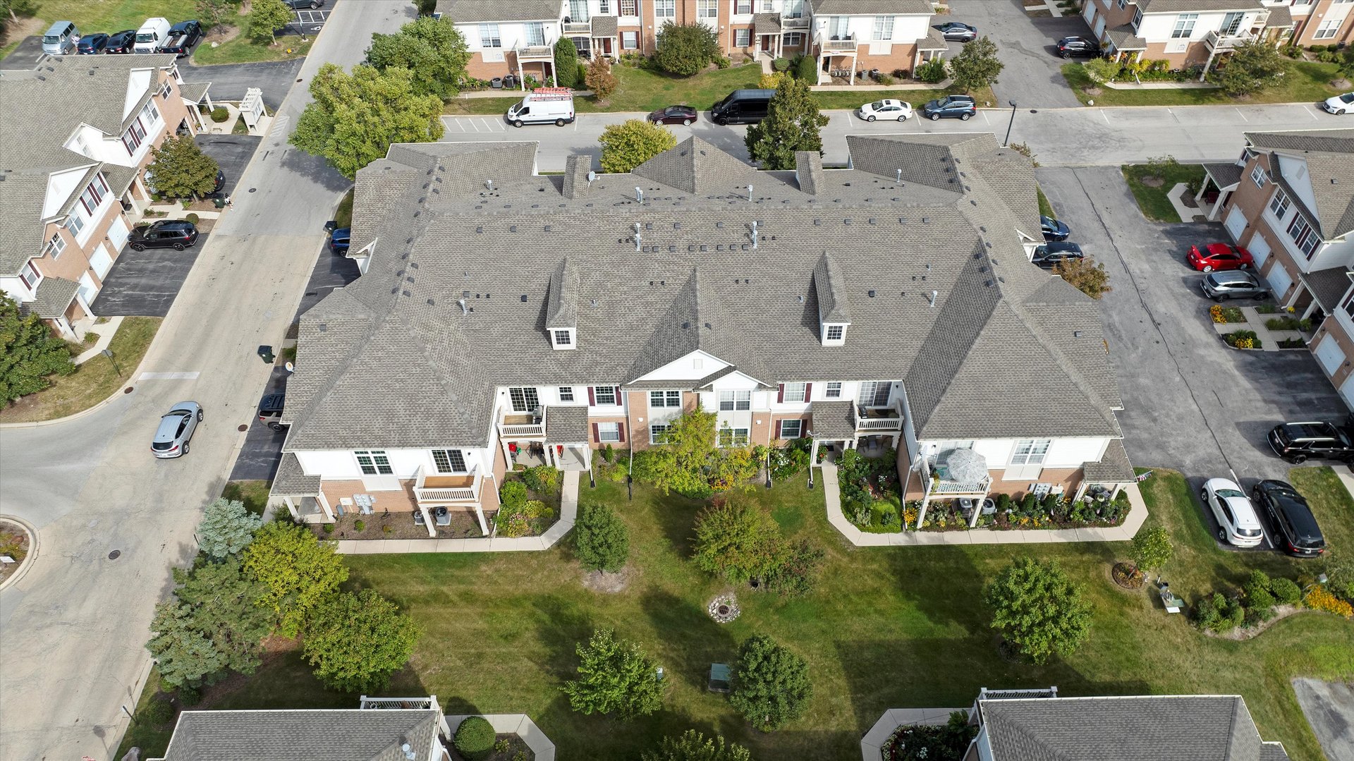 8121 Concord Lane #J, Justice, IL 60458