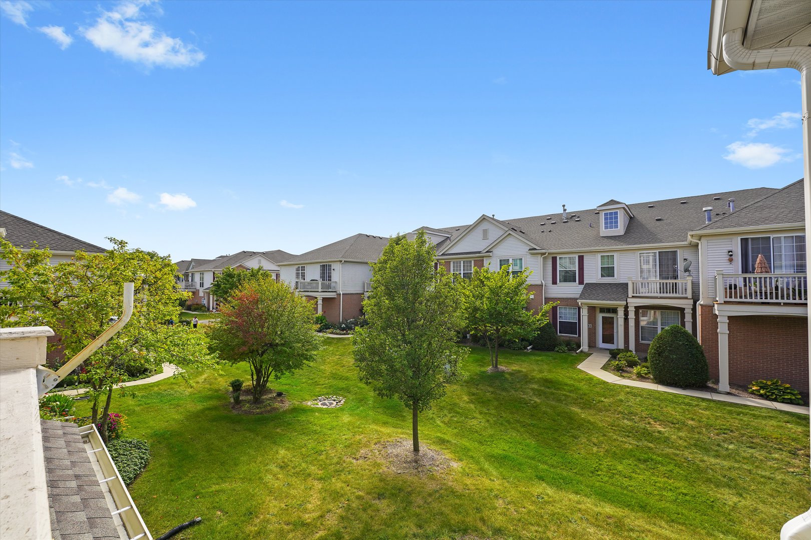 8121 Concord Lane #J, Justice, IL 60458