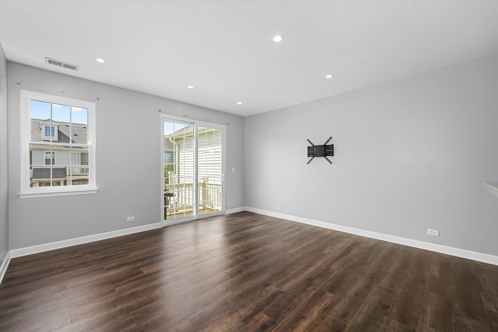 8121 Concord Lane #J, Justice, IL 60458