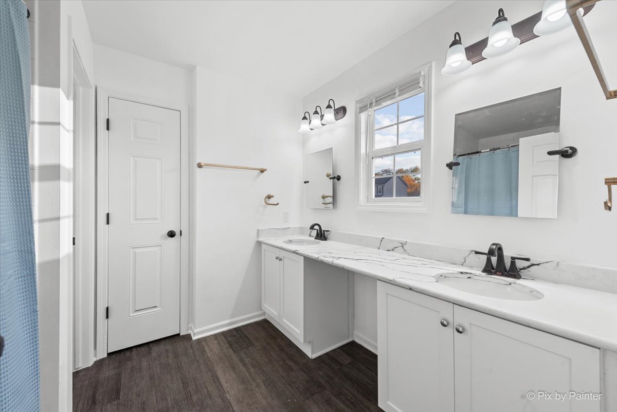 583 Bayfield Drive, DeKalb, IL 60115