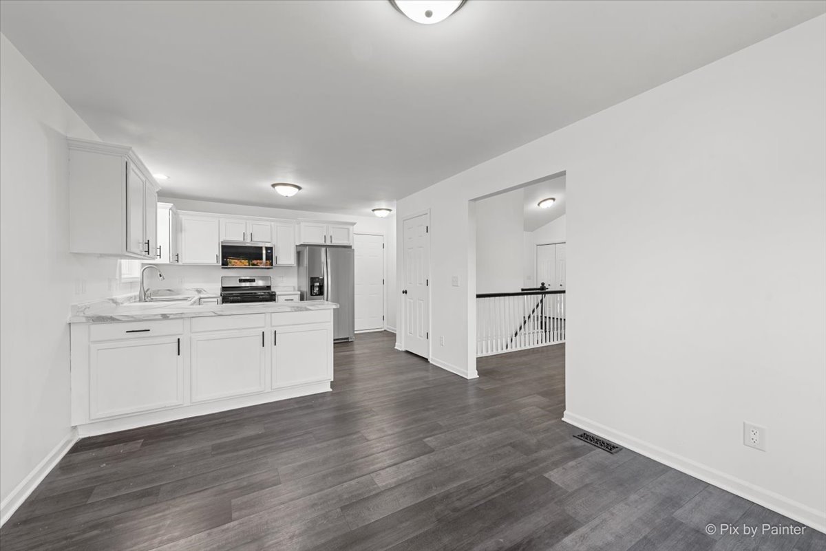 583 Bayfield Drive, DeKalb, IL 60115