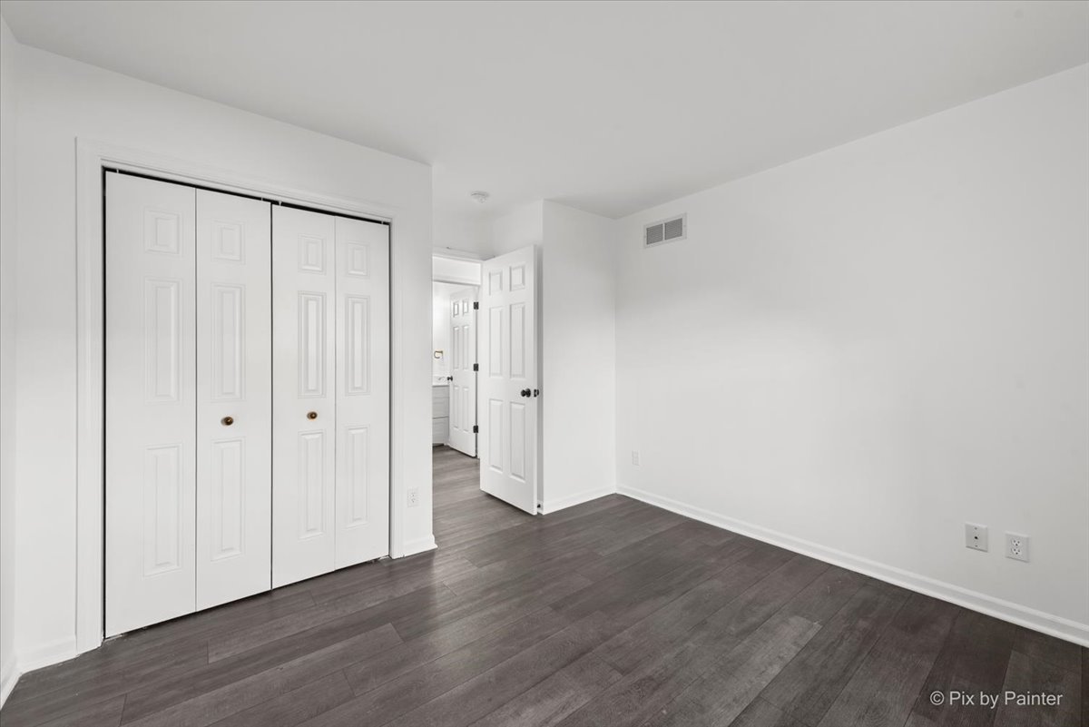 583 Bayfield Drive, DeKalb, IL 60115