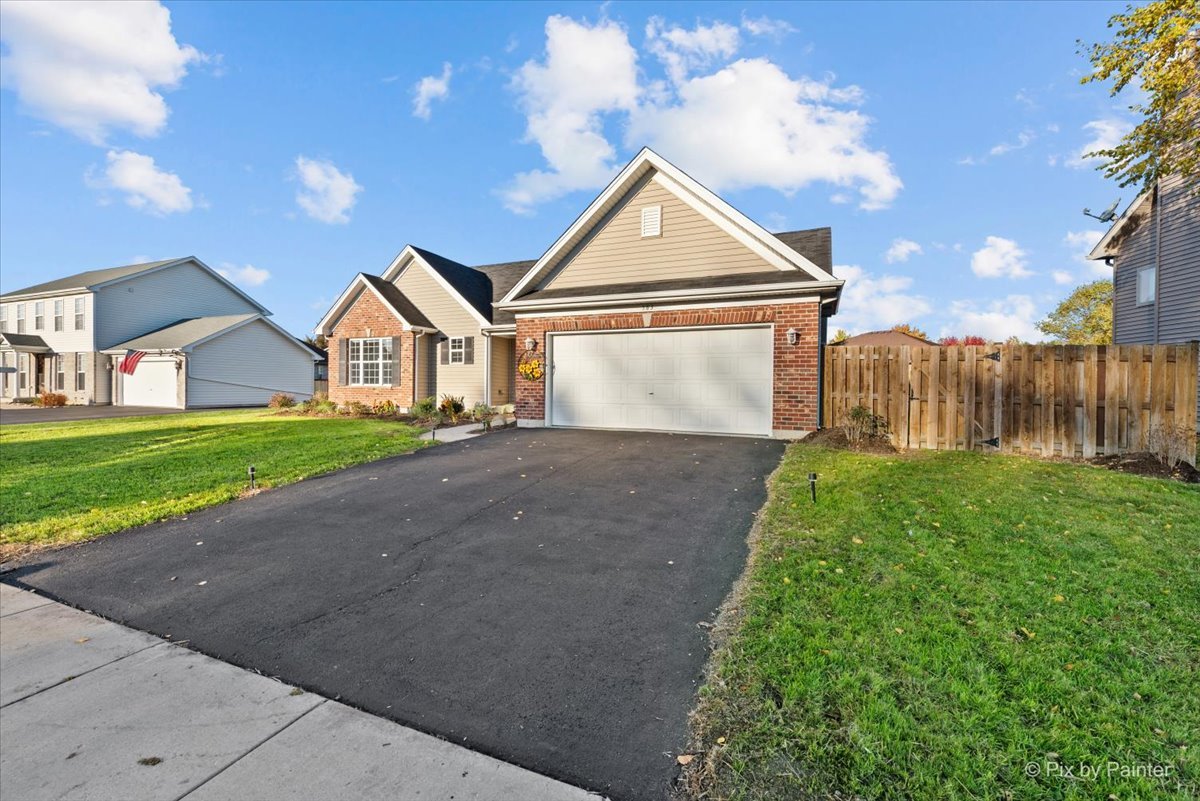 583 Bayfield Drive, DeKalb, IL 60115