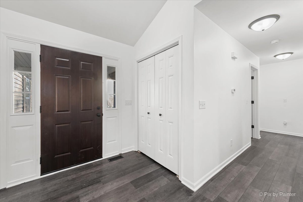 583 Bayfield Drive, DeKalb, IL 60115