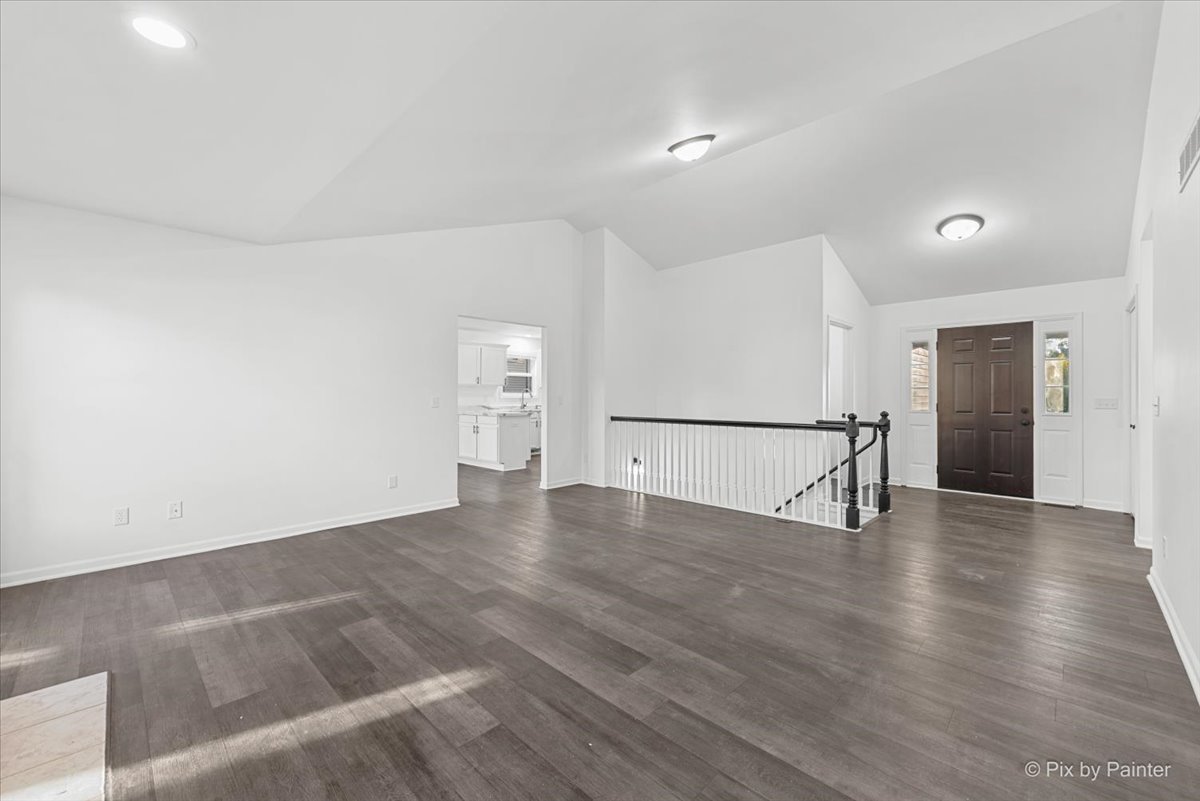 583 Bayfield Drive, DeKalb, IL 60115