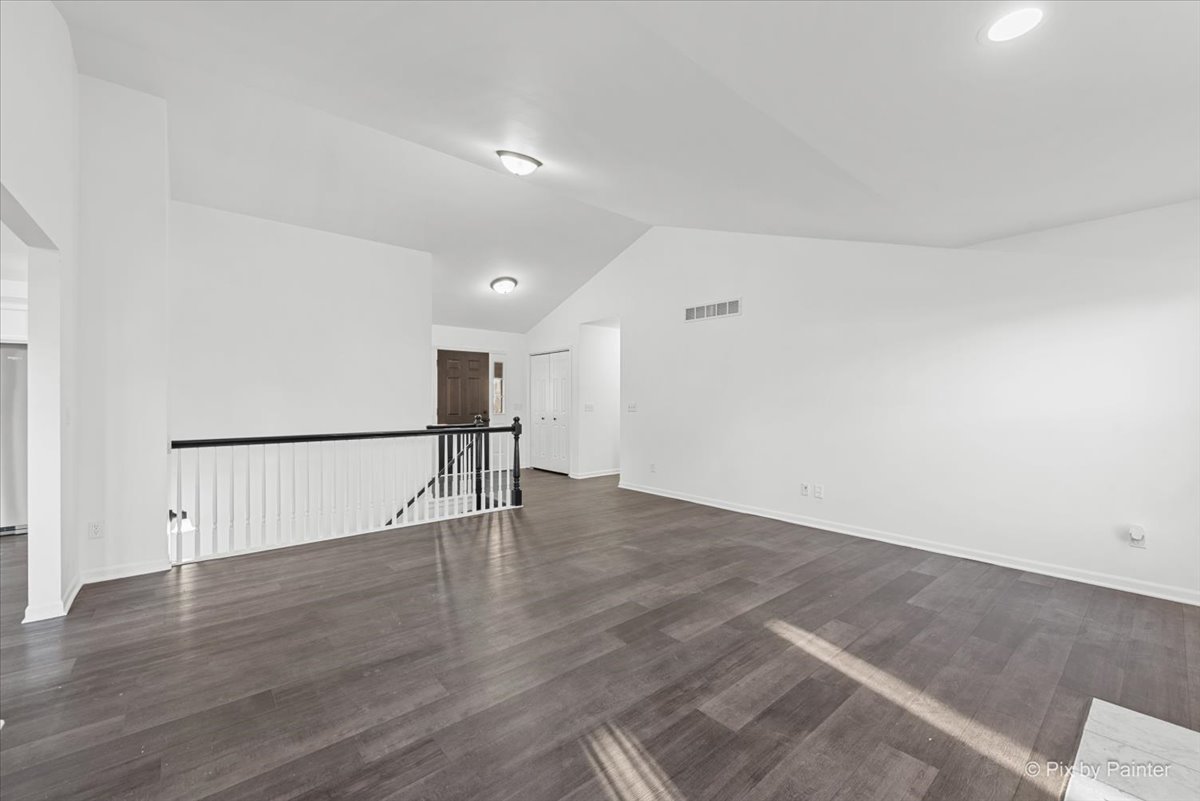 583 Bayfield Drive, DeKalb, IL 60115