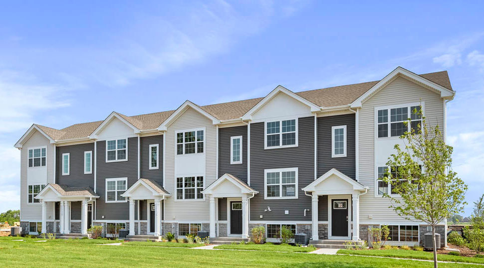 1500 Yosemite Way, Pingree Grove, IL 60140