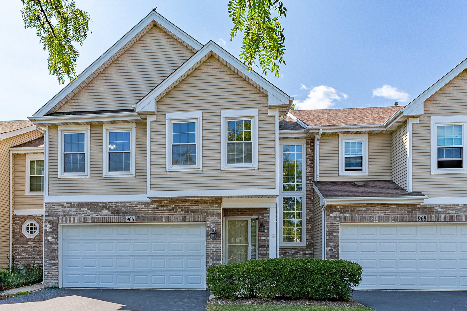 966 Willow Street #3-2, Itasca, IL 60143