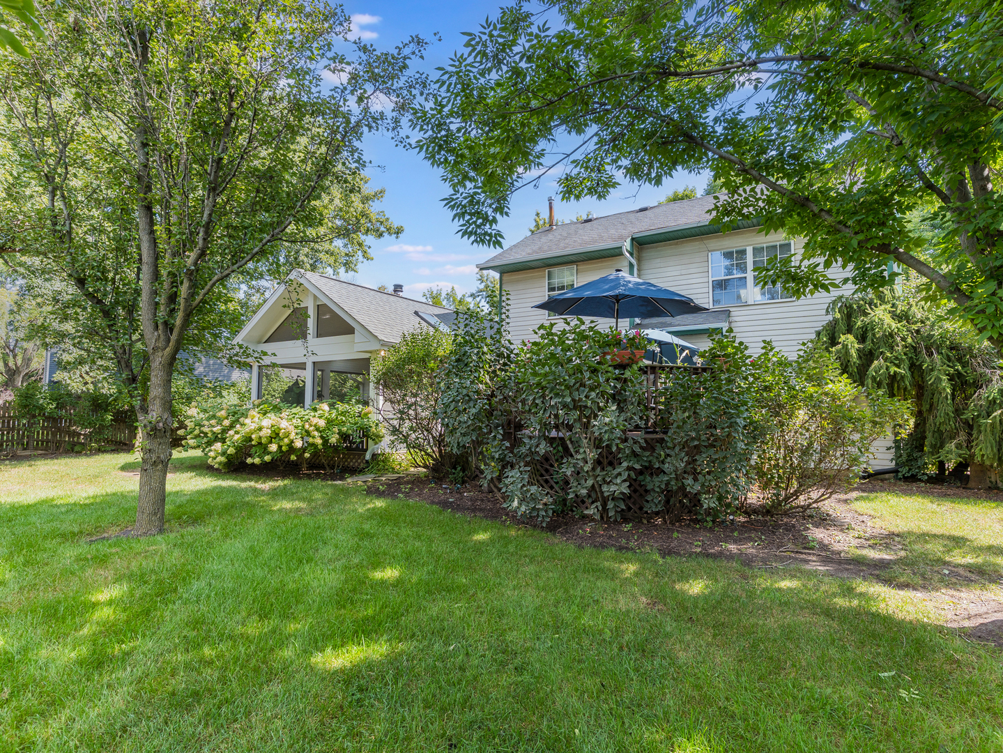 1437 Pinetree Drive, Naperville, IL 60565