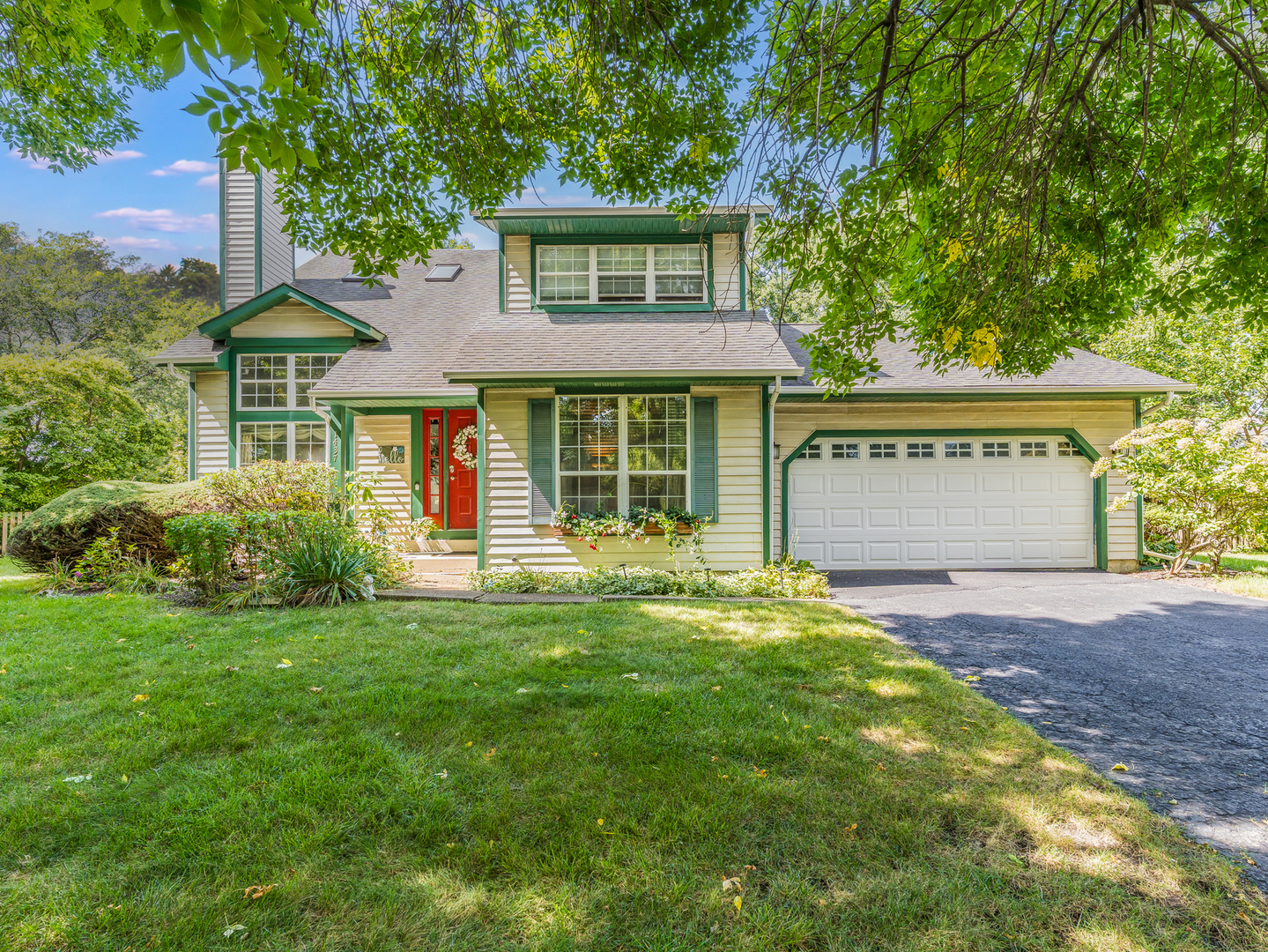 1437 Pinetree Drive, Naperville, IL 60565