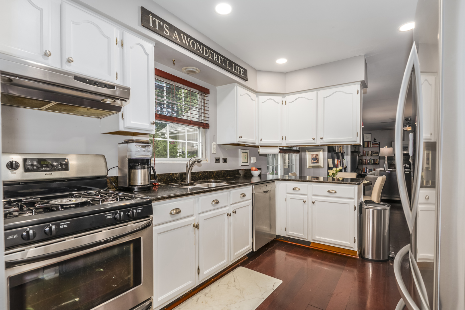 1437 Pinetree Drive, Naperville, IL 60565