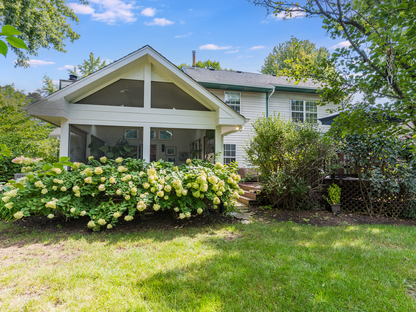 1437 Pinetree Drive, Naperville, IL 60565