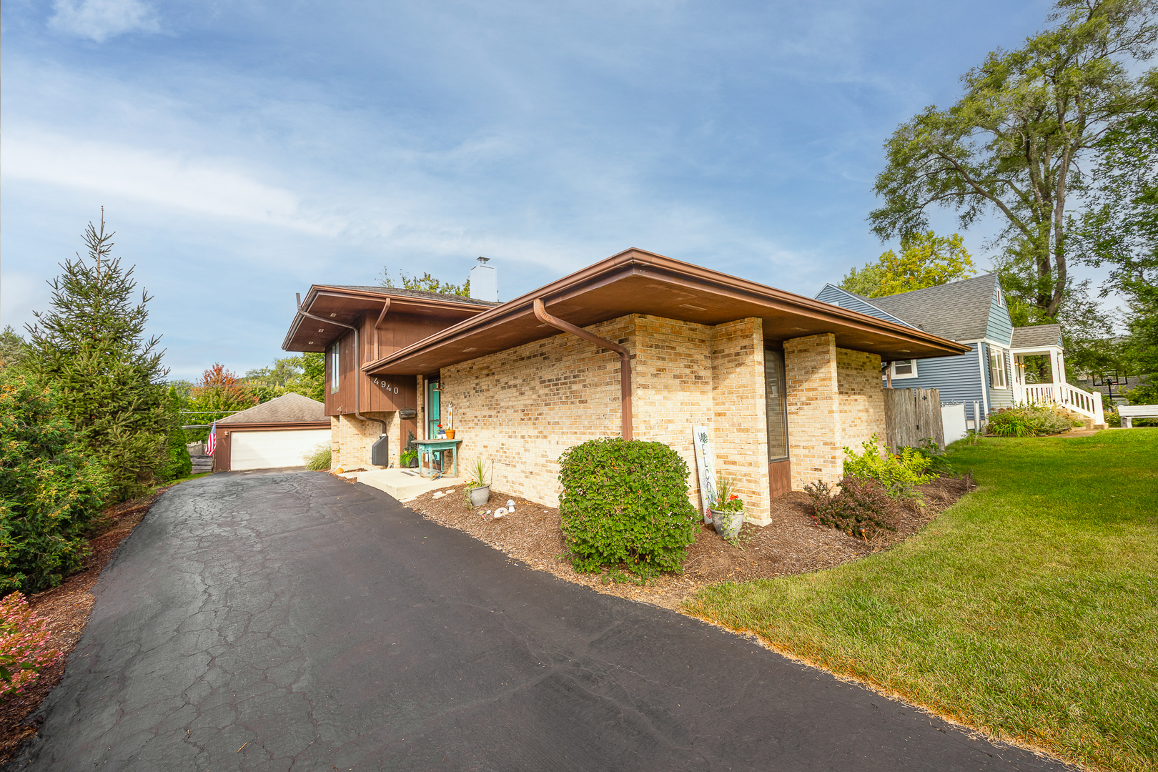 4940 Cornell Avenue, Downers Grove, IL 60515
