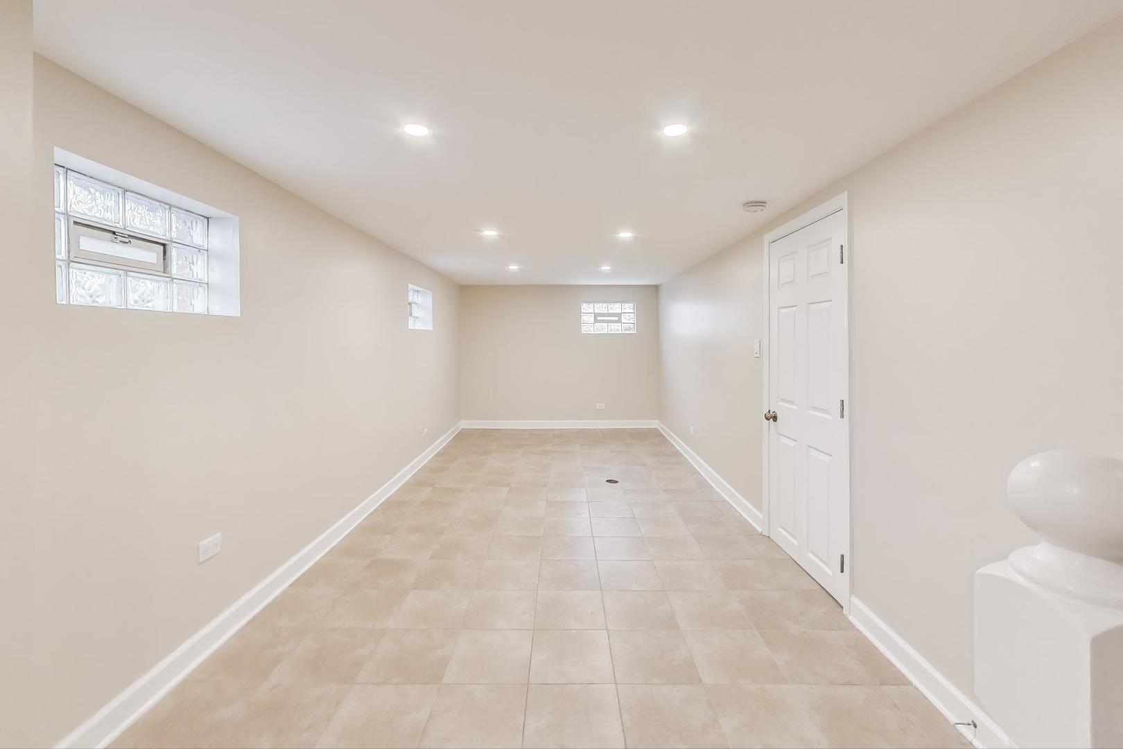 148 Sawyer Avenue, La Grange, IL 60525