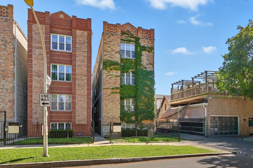 749 S CLAREMONT Avenue #1, Chicago, IL 60612
