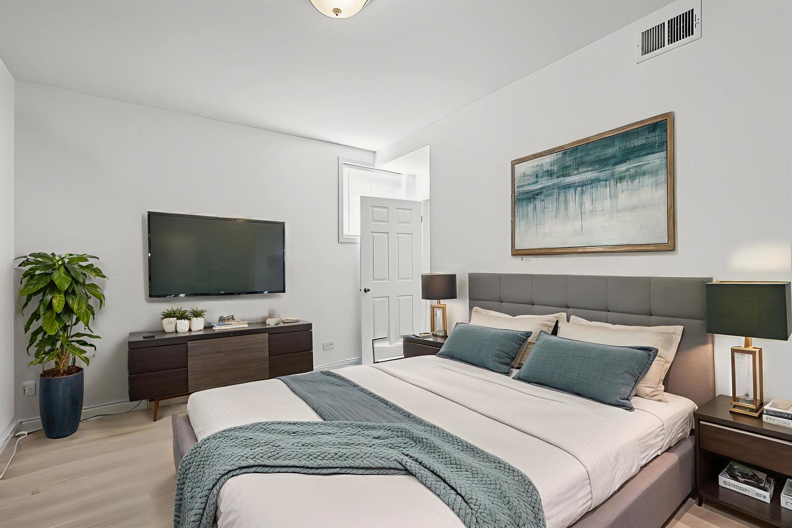 749 S CLAREMONT Avenue #1, Chicago, IL 60612