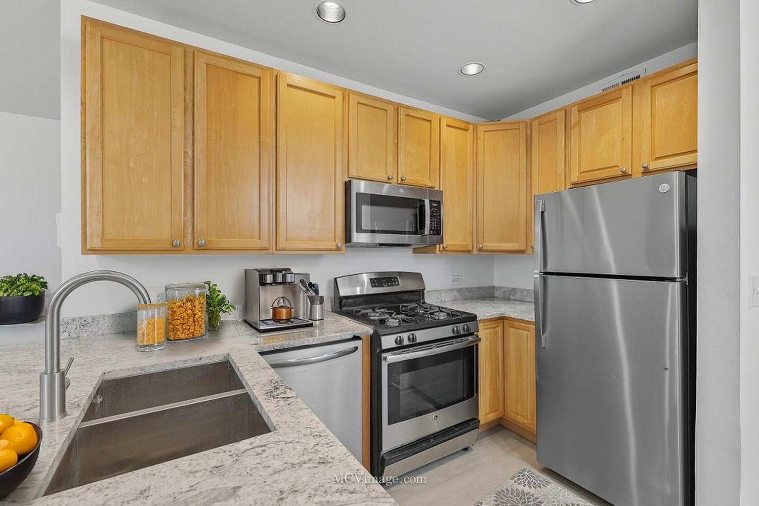 749 S CLAREMONT Avenue #1, Chicago, IL 60612