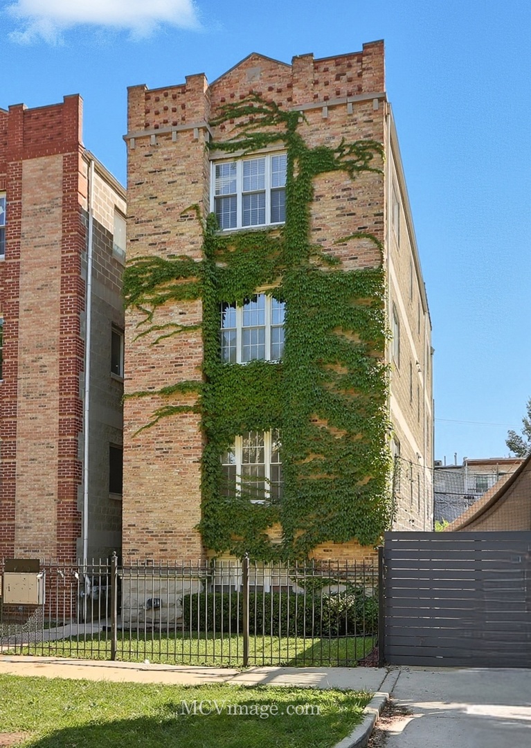749 S CLAREMONT Avenue #1, Chicago, IL 60612