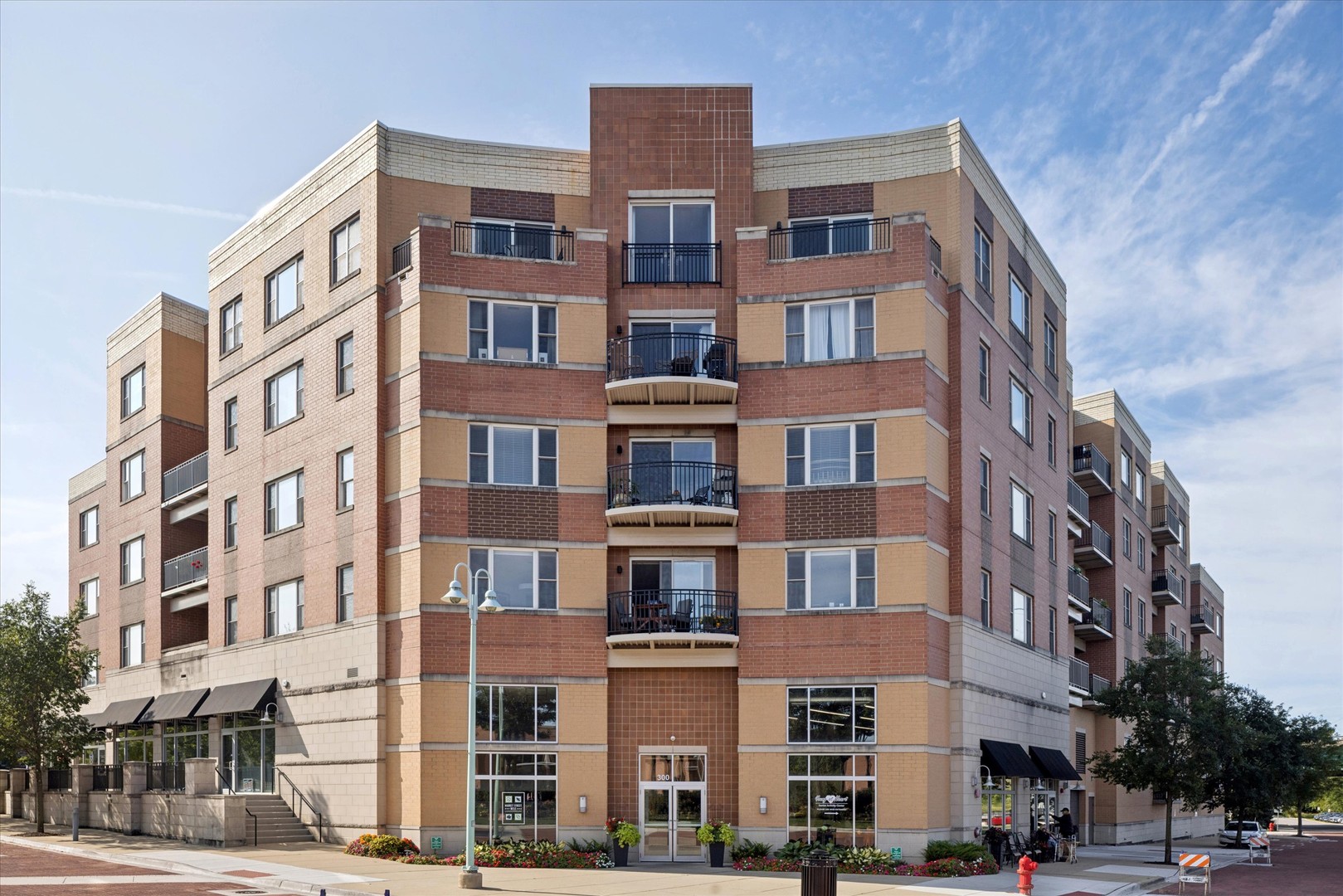 300 Village Circle #207, Willow Springs, IL 60480