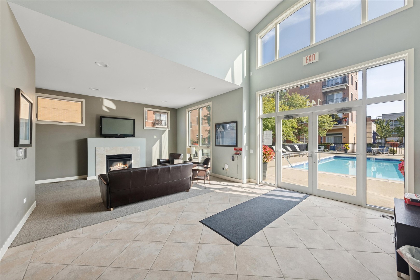 300 Village Circle #207, Willow Springs, IL 60480