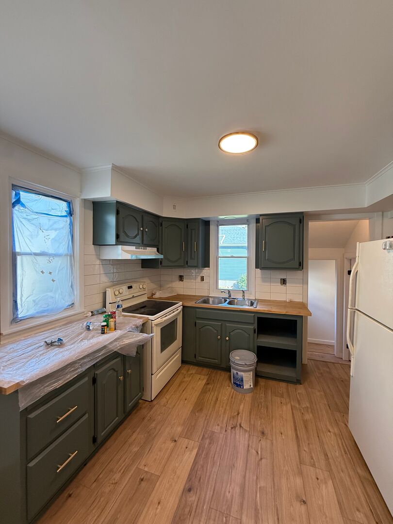 19 N May Street, Aurora, IL 60506