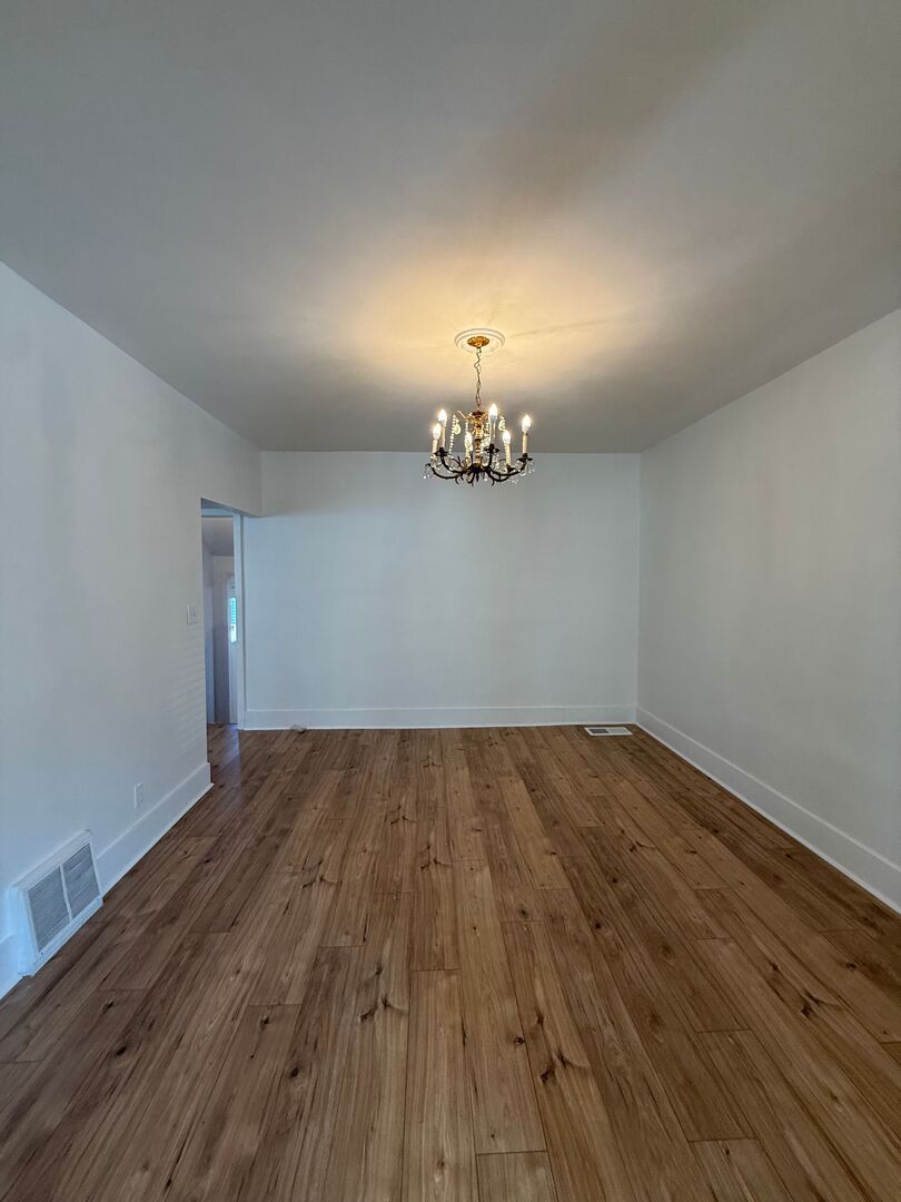 19 N May Street, Aurora, IL 60506