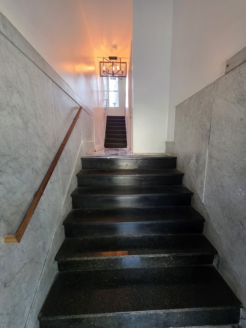 4040 S Calumet Avenue #3, Chicago, IL 60653
