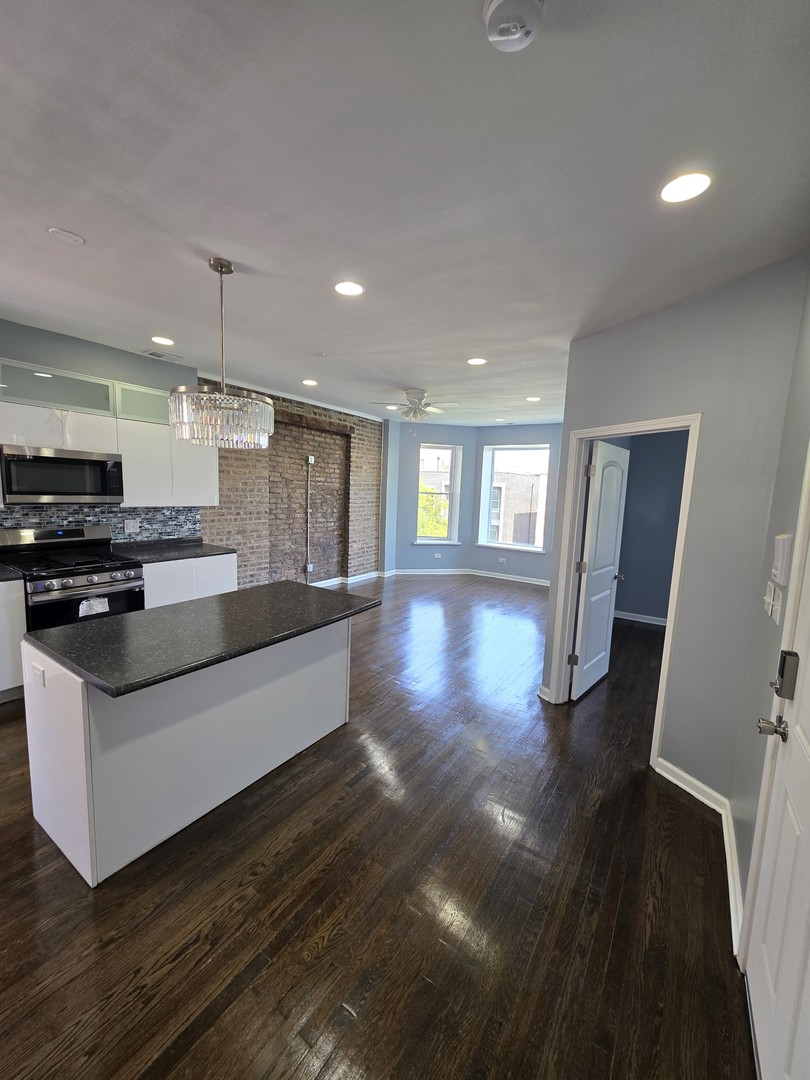 4040 S Calumet Avenue #3, Chicago, IL 60653