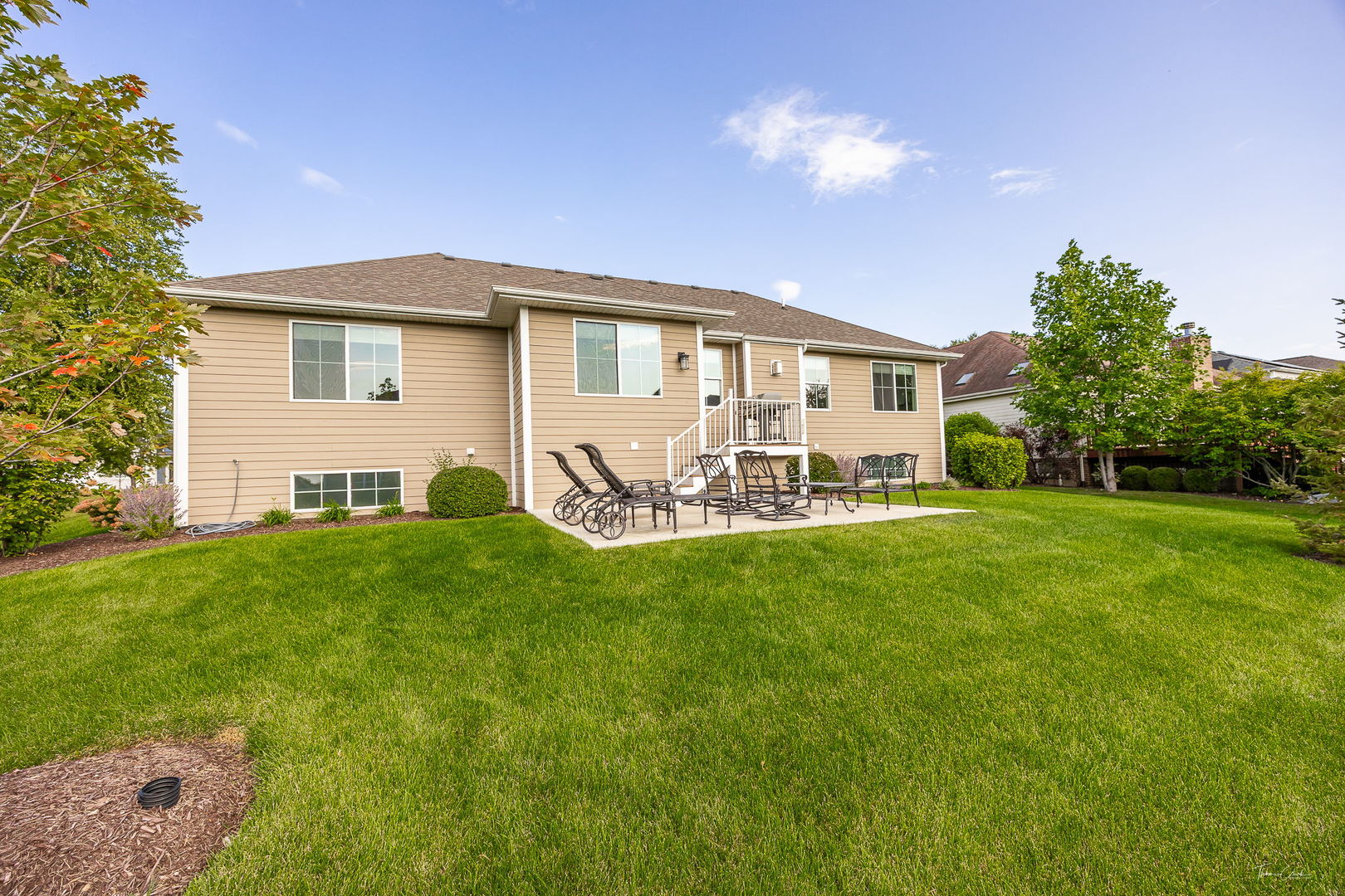 20948 Lakewoods Lane, Shorewood, IL 60404
